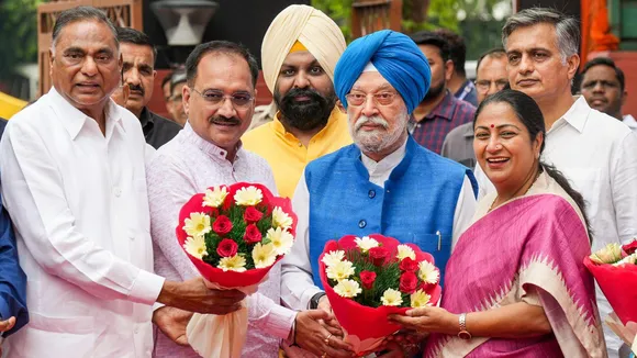 Exhibition at Delhi BJP Office Hardeep Singh Puri Rekha Gupta