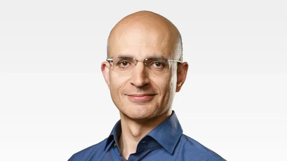 Sabih Khan Apple COO