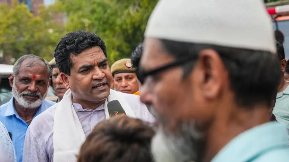 Kapil Mishra Delhi Building Collapse