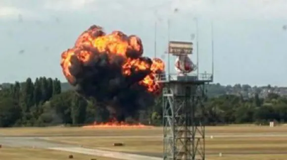 Small plane crashes at London Southend Airport