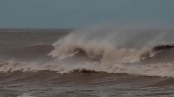 Rough sea ahead of the landfall of Cyclone 'Montha', at Manginapudi beach, in Krishna district, Andhra Pradesh, Tuesday, Oct. 28, 2025.