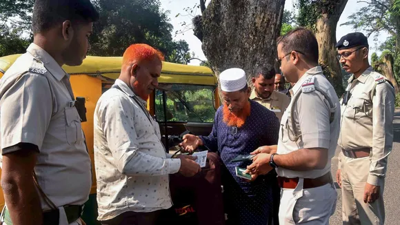India Bangladesh Border Bangladeshi Leaving India West Bengal SIR Bangladeshi