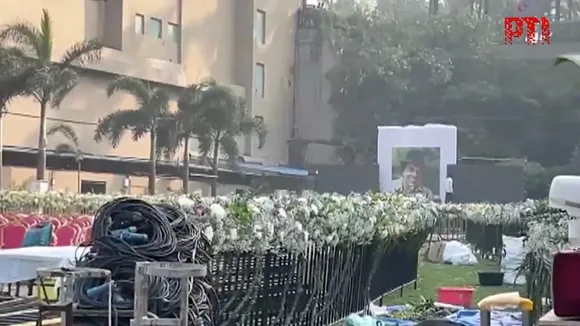 dharmendra prayer meet taj lands end