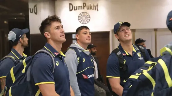 Australia arrive in Pakistan