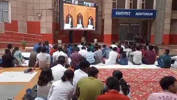 Protesting resident doctors at RML hospitals watching live streaming of the Supreme Court hearing on Kolkata medic murder