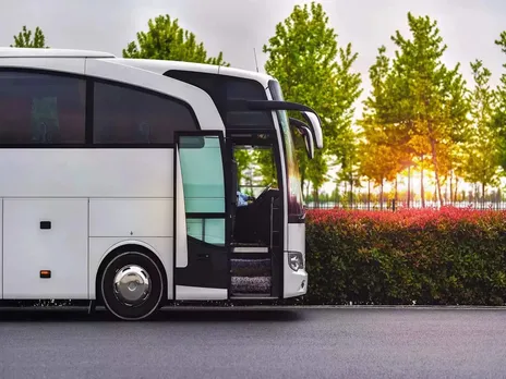 Premium bus Delhi.jpg