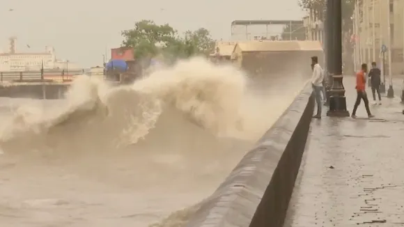 Maumbai high tide