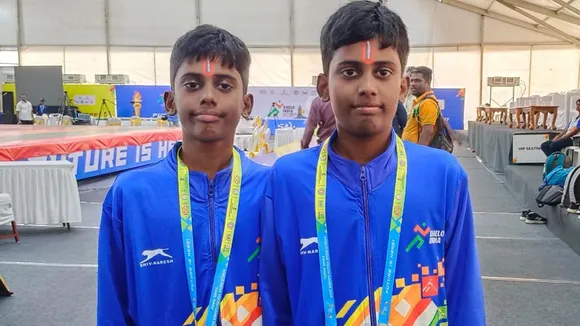 KIYG 2023 - Gold Medalists Devesh K (L), Savesh K (R) winners of Rhythmic Pair Yogasan State - Tamil Nadu
