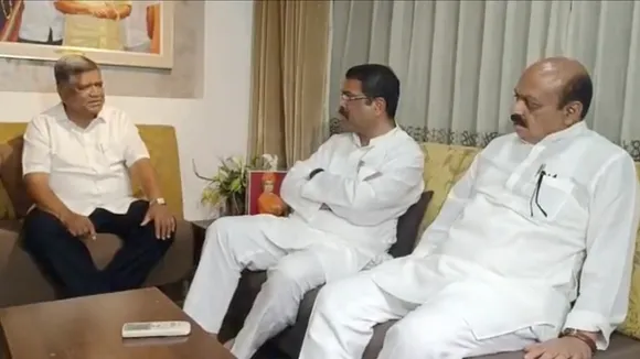 Jagadish Shettar (Left) meeting Basavaraj Bommai (Right)