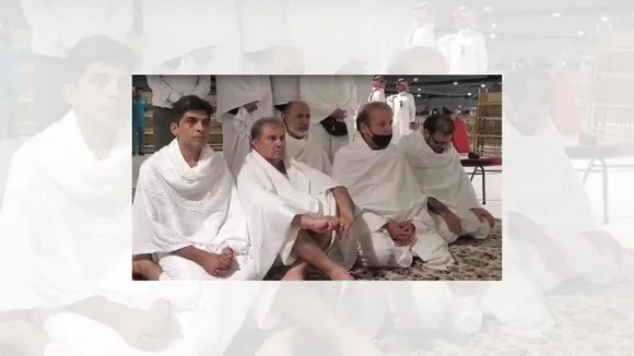 Nawaz Sharif performs Umrah