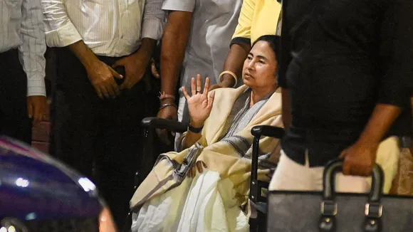Mamata Banerjee Knee Injury