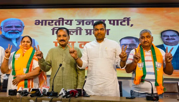 AAP councillor Sunita joins BJP