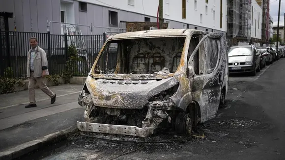 French rioting.jpg