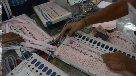 EVMs counting.webp