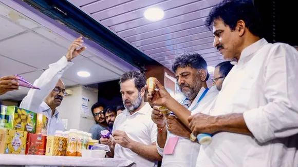Rahul Gandhi buys nandini ice-cream