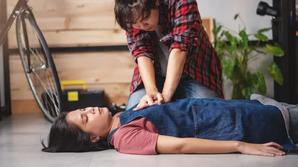 women CPR