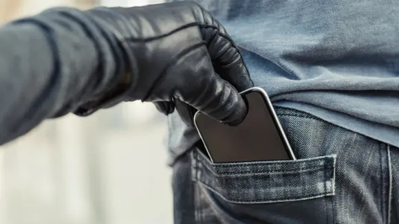 stealing mobile phone.jpg