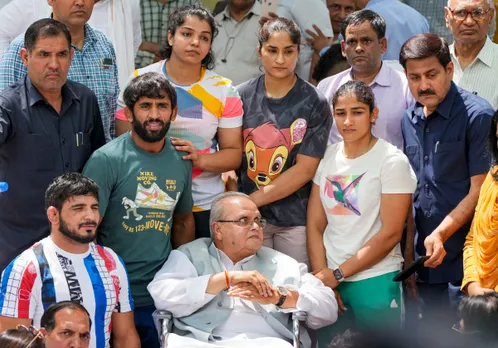 Wrestlers protest at Jantar Mantar Satyapal Malik