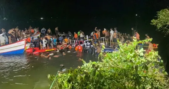  Rescue operation underway after a boat sank near Tuvalthiram beach, at Tanur area of Malappuram district