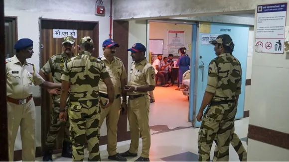 Police personnel at the Chhatrapati Shivaji Maharaj Hospital, in Thane, Monday, Sept. 23, 2024