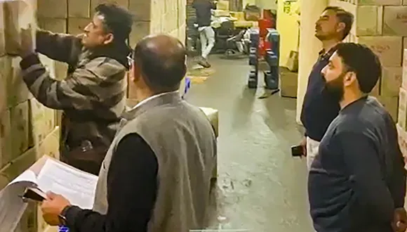 Himachal Excise dept inspects Adani Wilmar warehouse
