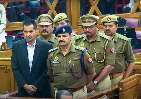 UP Legislative Assembly turns into Court