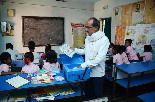 Male primary school teacher.jpg