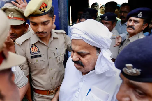 Atiq Ahmed being brought to Prayagraj