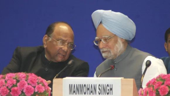 Sharad Pawar and manmohan singh.jpg