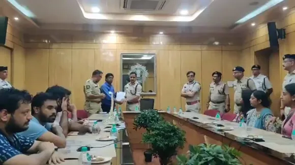 Kolkata CP Vineet Goyal meets students