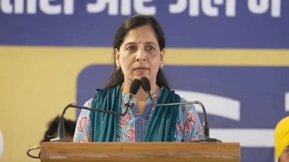 Delhi Chief Minister Arvind Kejriwal's wife Sunita Kejriwal at Jantar Mantar, in New Delhi