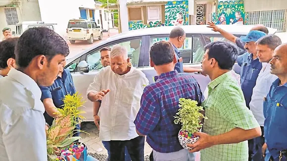Lalu Prasad Yadav ancestral home visit.jpg