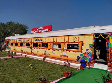 rail coach restaurant.jpg