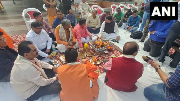 Vijay Goel Havan.jpg