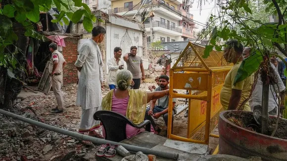 Temple demolished geeta colony.jpg