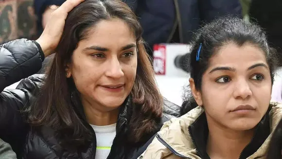 Vinesh Phogat and Sakshi Malik