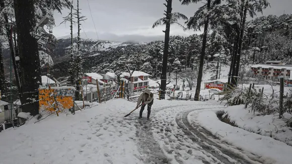 Jammu Srinagar kashmir highway winter weather cold snowfall