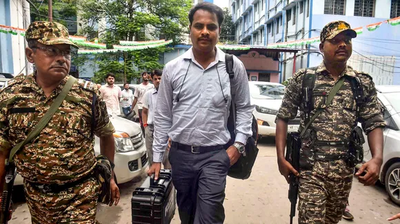A CBI official arrives during investigation of the alleged rape and murder of a woman doctor, at R G Kar Medical College and Hospital in Kolkata, Friday, Aug. 16, 2024.