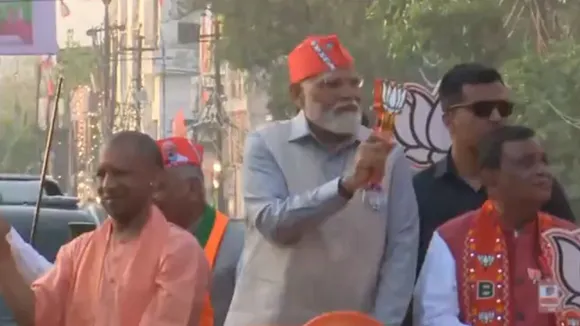 People in large numbers gathered to witness the roadshow of Prime Minister Narendra Modi in Ghaziabad.