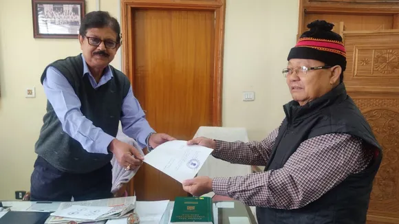 Diba Chandra Hrangkhawal (right)