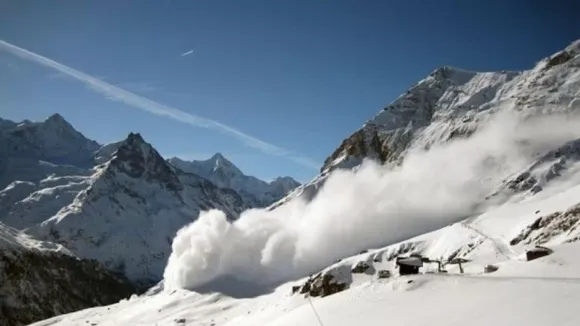 Avalanche Jammu kashmir Sonmarg