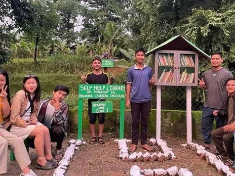 Free lib station in AP.jpg