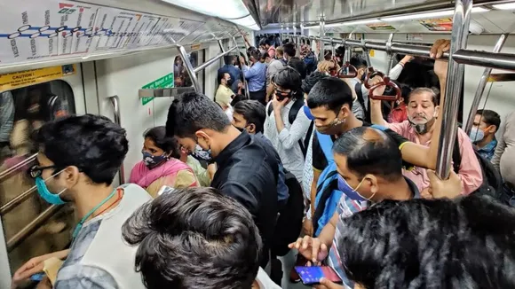 Delhi Metro coaches to be patrolled by police