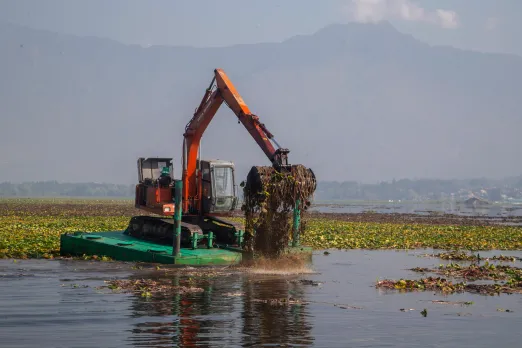 Dal LAKE Cleaning.webp