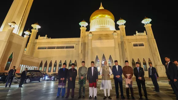Narendra Modi at the Omar Ali Saifuddien Mosque in Brunei on September 3, 2024.