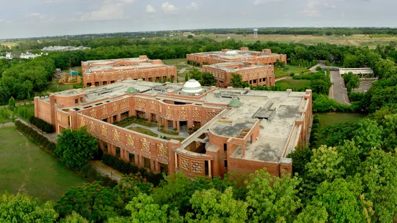 IIM Lucknow.jpg