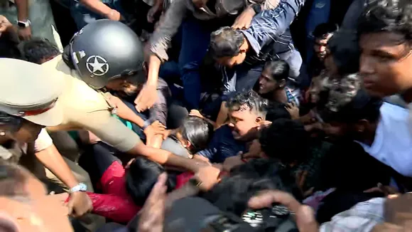 SFI Protest Kerala