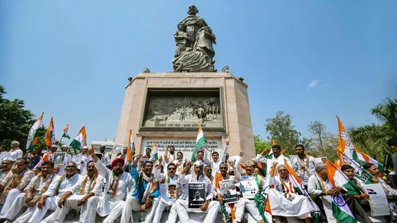 Silent protest rahul gandhi kerala.jpg