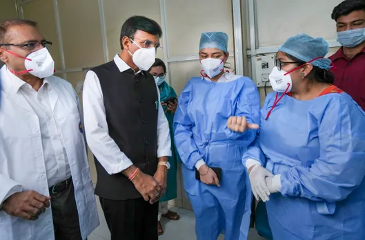 Mansukh Mandaviya inspects Covid preparedness