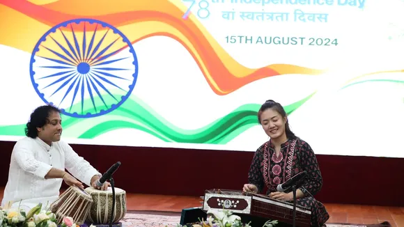 Shri Bivakar Choudhury (tabla) and Ms Mi Xuanye (santoor) mesmerized the audience with their music recital in China
